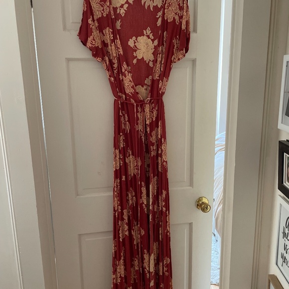 Lulu's Floral Print Wrap Maxi Dress - Picture 2 of 4